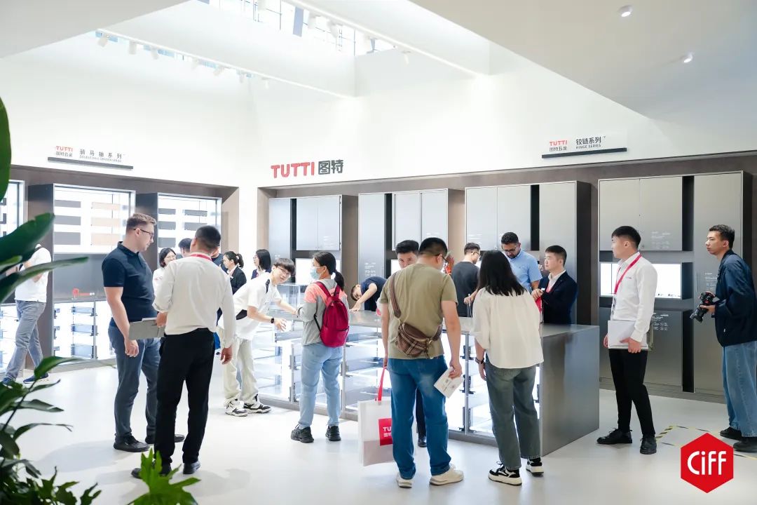 CIFF2026上海国际家具五金配件展（上海家博会）组委会：杜生15989891849微信同号