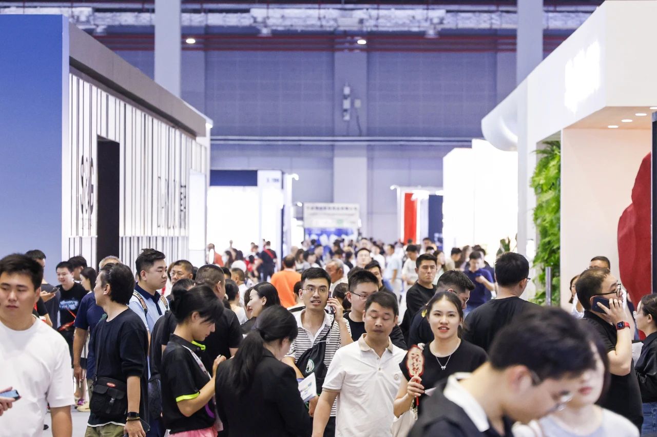 主办官宣《2026上海家具展暨软体家具展》时间及展馆